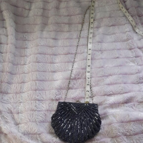 Vintage 50's Black Beaded Scalloped Clamshell Retro Chain Strap Evening Bag - Picture 7 of 12